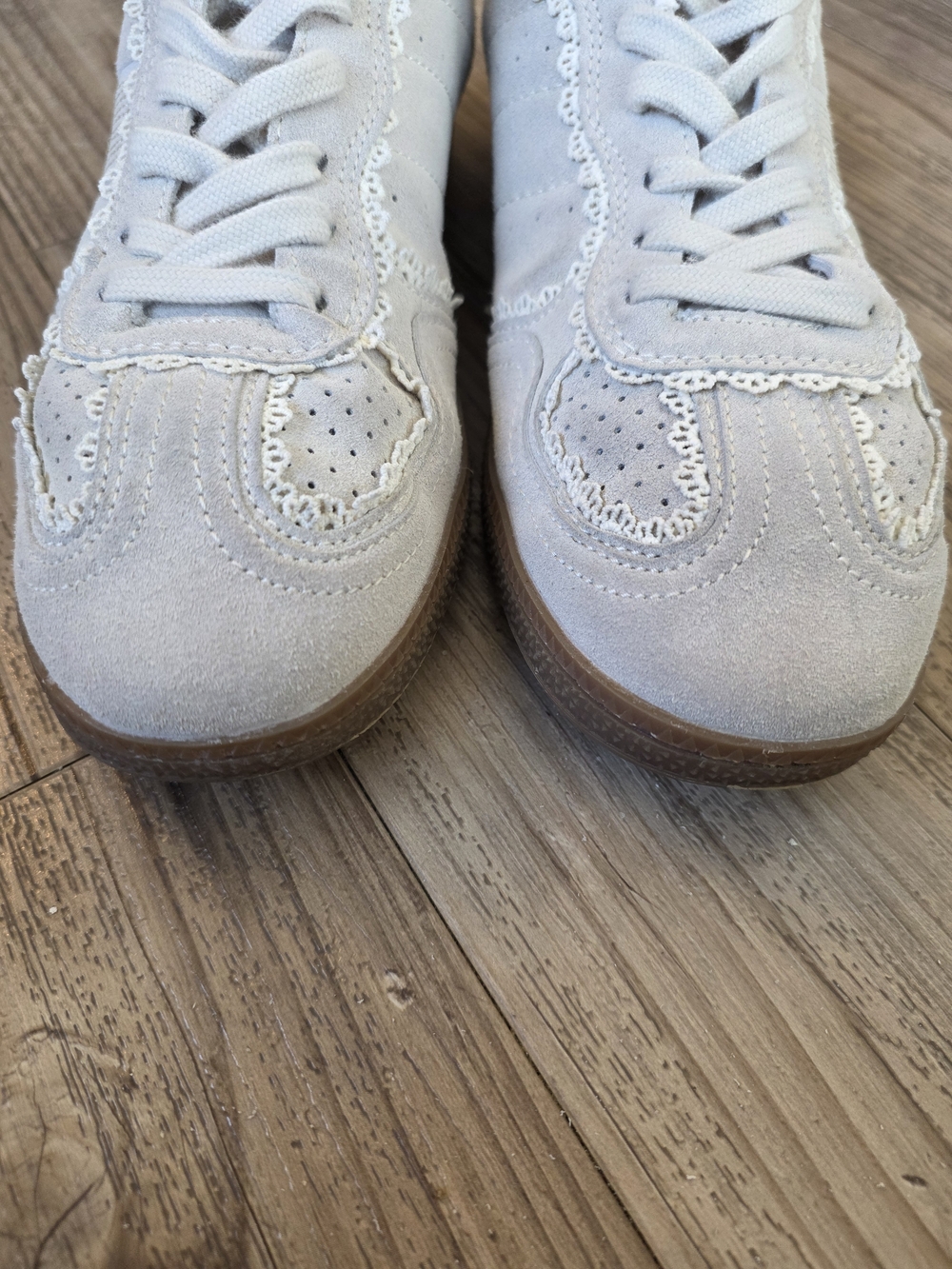 Belinda Casual Sneaker - Picture 3 of 9